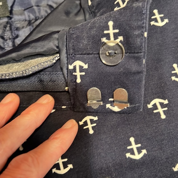 Size 12 base studio shorts - Picture 3 of 4